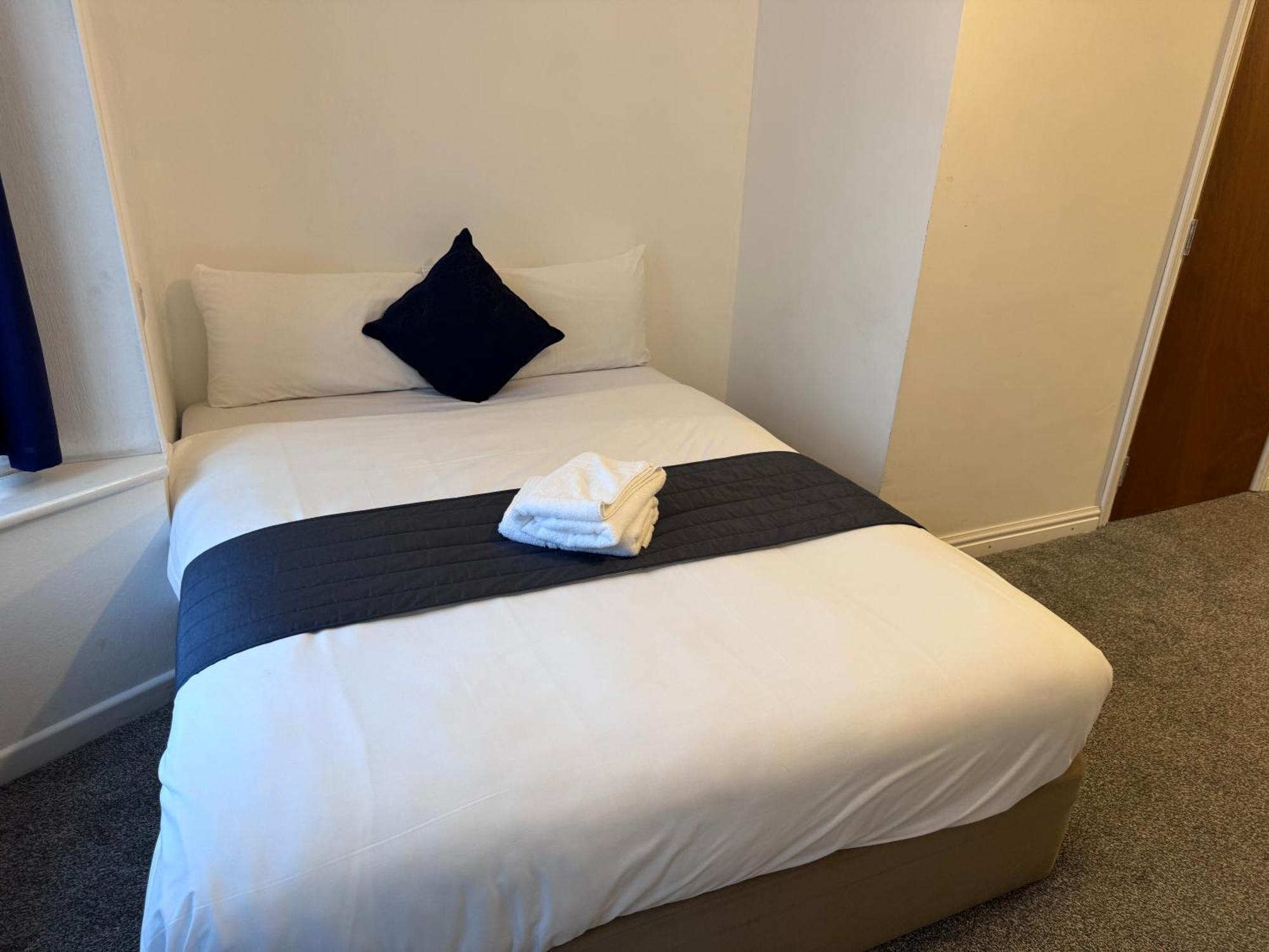 All Seasons Gatwick Guest House & Parking Horley Exterior foto