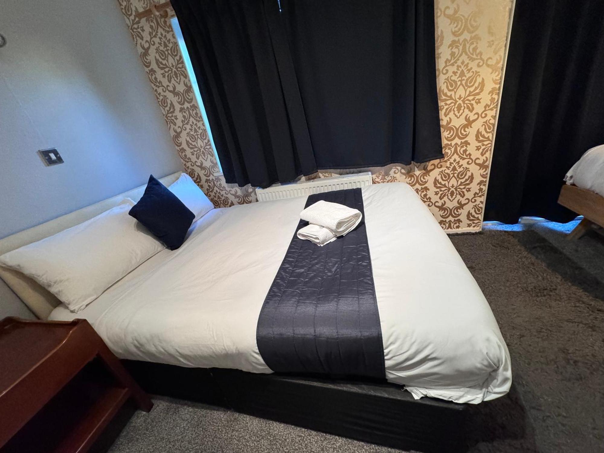 All Seasons Gatwick Guest House & Parking Horley Exterior foto
