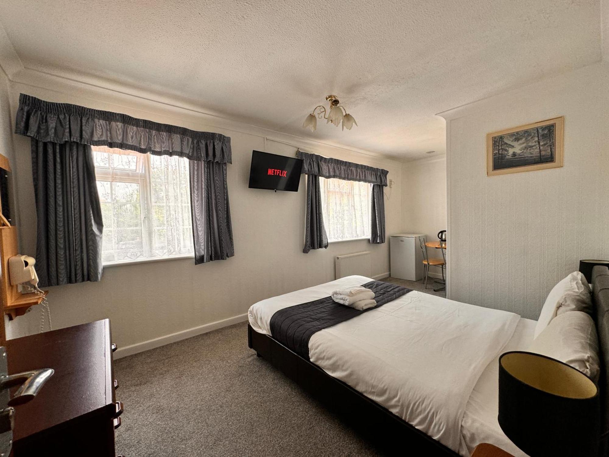 All Seasons Gatwick Guest House & Parking Horley Exterior foto