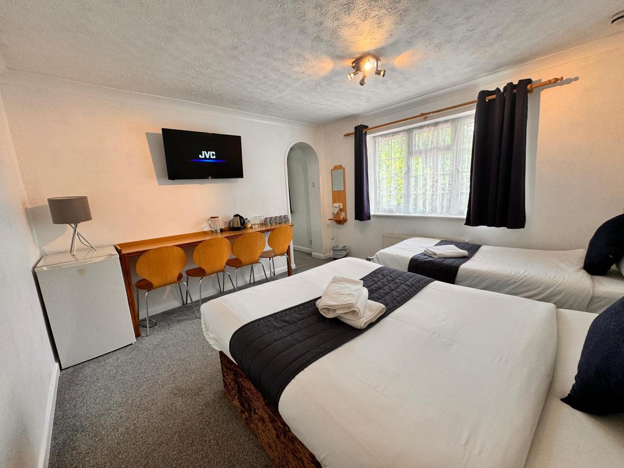 All Seasons Gatwick Guest House & Parking Horley Exterior foto