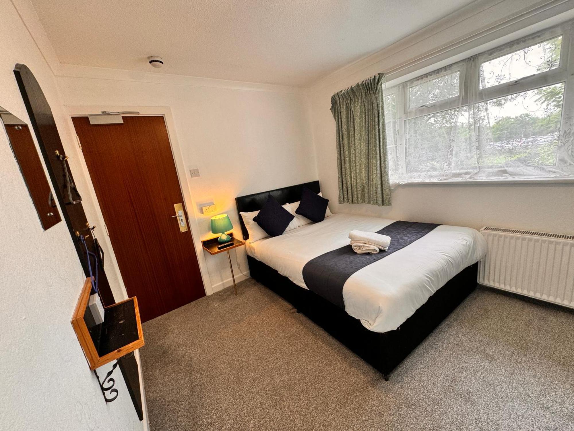 All Seasons Gatwick Guest House & Parking Horley Exterior foto