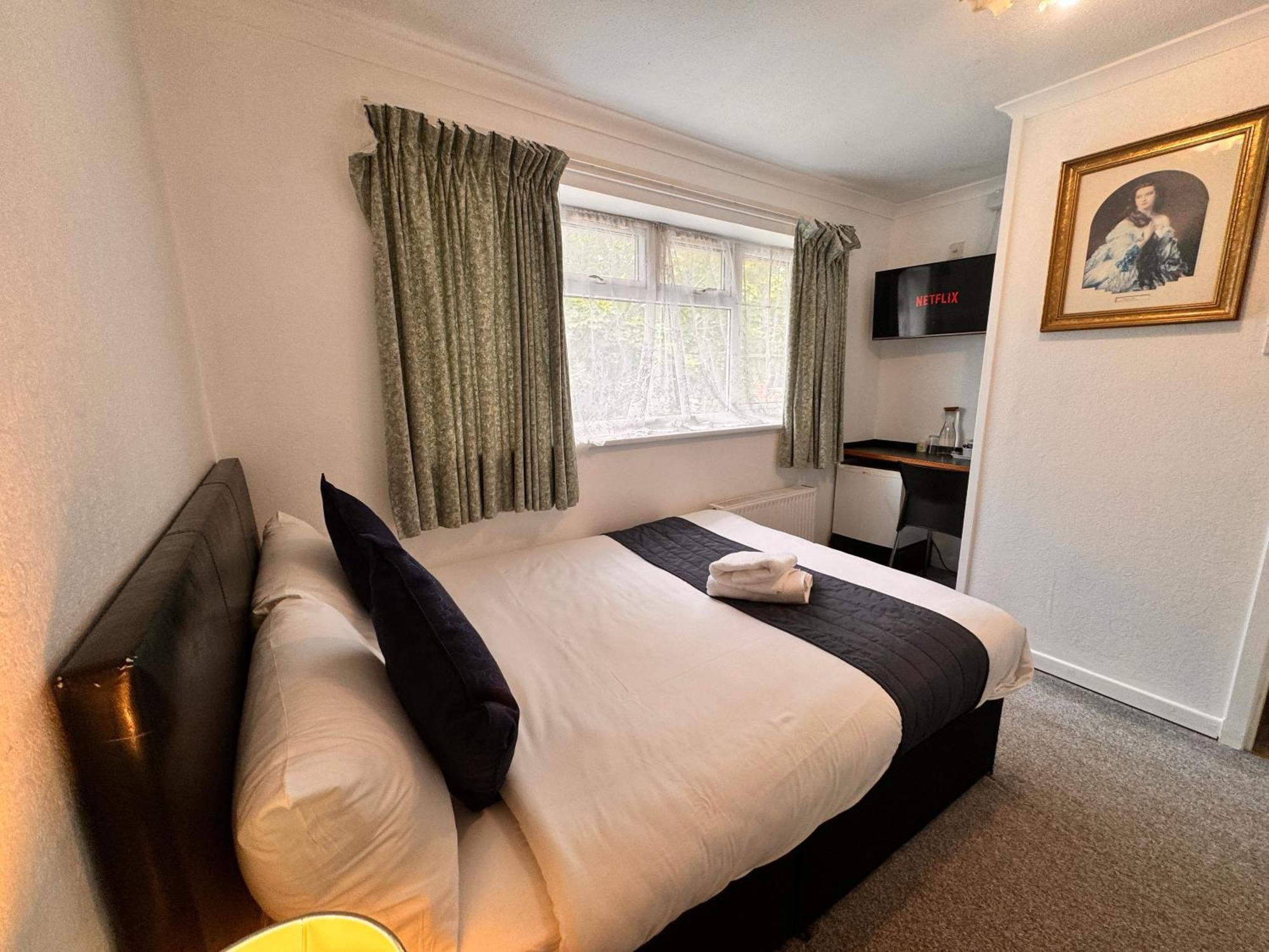 All Seasons Gatwick Guest House & Parking Horley Exterior foto