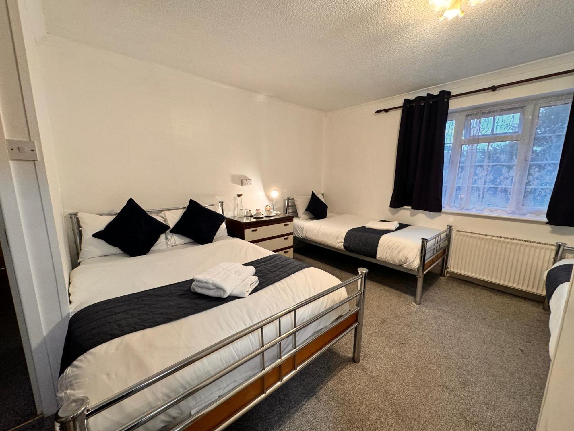 All Seasons Gatwick Guest House & Parking Horley Exterior foto