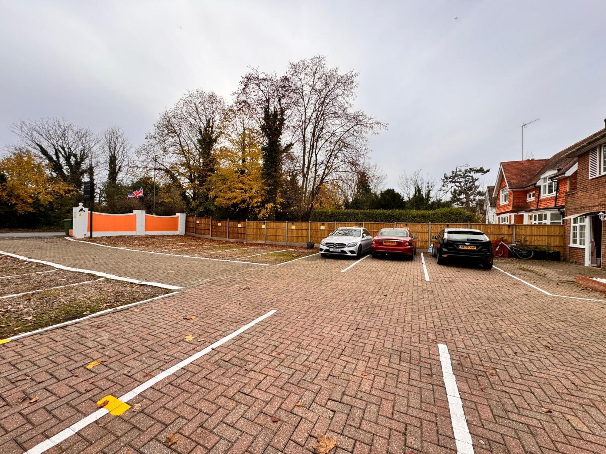 All Seasons Gatwick Guest House & Parking Horley Exterior foto